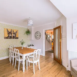 https://smiley-filey-3-bedrooms-sleeps-6-to-8.yorkshirehotels.net