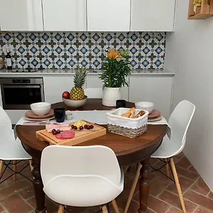 https://p86-lovely-town-house-in-the-historic-center-of-tavira.hotelaalgarve.com